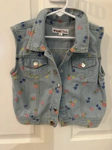 Nannette Kids Girls Floral Denim Heart Shape Snap Front Vest ~ Size 10 - Picture 1 of 12