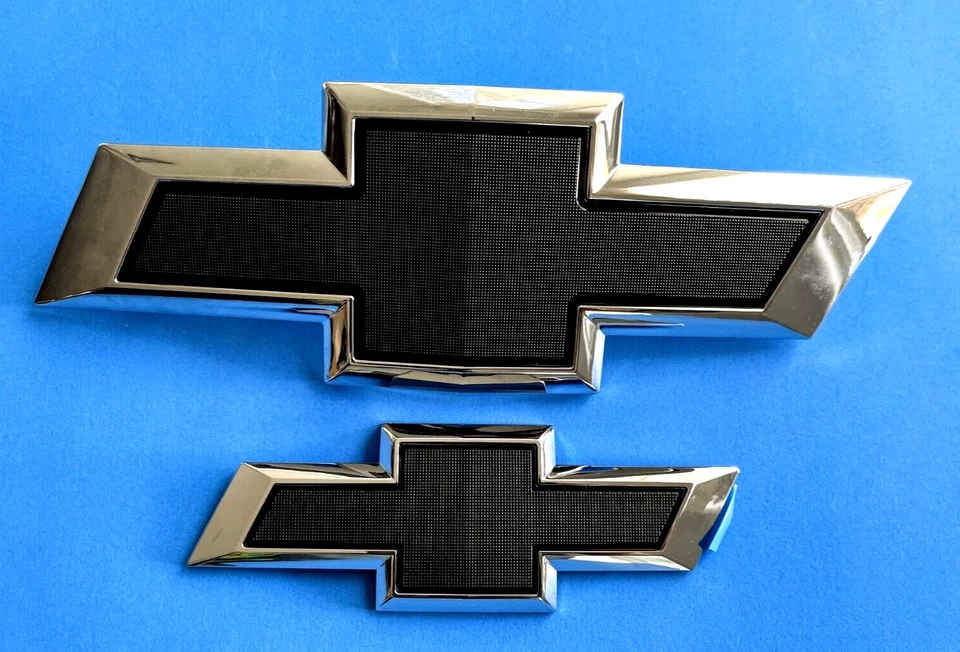 Chevrolet Tahoe Suburban 2015-20 cromo negro pajarita emblemas delanteros y traseros Foto 1 de 2