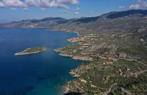 Direkt am Meer - Baugrundstück Agios Nikolaos Mani Peleponnes - Bild 1 von 13