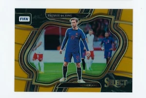 2022-23 Frenkie De Jong Panini Select Field Level Gold Prizm Netherlands 9/10 - Picture 1 of 3