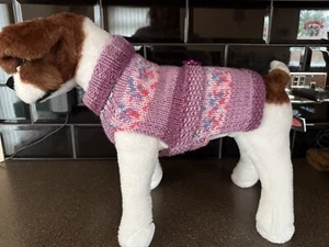 Hundepullover mit Fliedermuster - Größe XS (12-13" Brustumfang) - Hand Made With Love 🐾 🐾❤️ - Bild 1 von 5