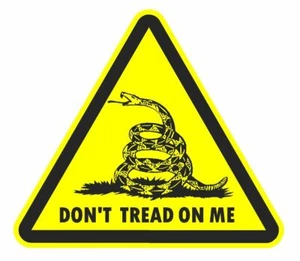 Pegatina de sombrero duro bandera de Gadsden no me pises casco caja de herramientas calcomanía EE. UU. TRI - Imagen 1 de 1