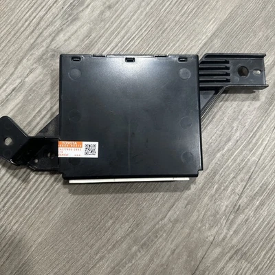 2017 2018 Toyota Sienna Air Conditioner Amplifier Control Module 88650-08210 - Image 1 of 4