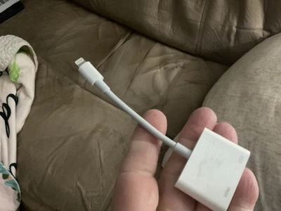 Adattatore Lightning con connettore HDMI e Lightning per iPhone o iPad - Immagine 1 di 4