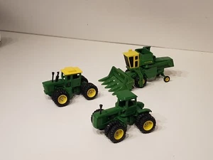 ERTL 1/64 ENSEMBLE DE 3 TRACTEURS JOHN DEERE LOT N’ 3 - Imagen 1 de 13