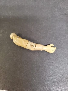Vintage 1983 Gi Joe Duke V1 Right Arm Action Figure Body Parts - Bild 1 von 7