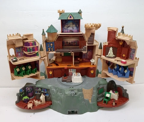 Mattel Harry Potter Polly Pocket Hogwarts Castle Playset 2001 - CASTLE ONLY Cover