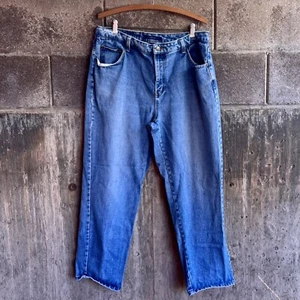 VTG BILL BLASS Easy Fit Medium Wash Blue Jeans Womens 14 High Rise Mom Tapered - Picture 1 of 12