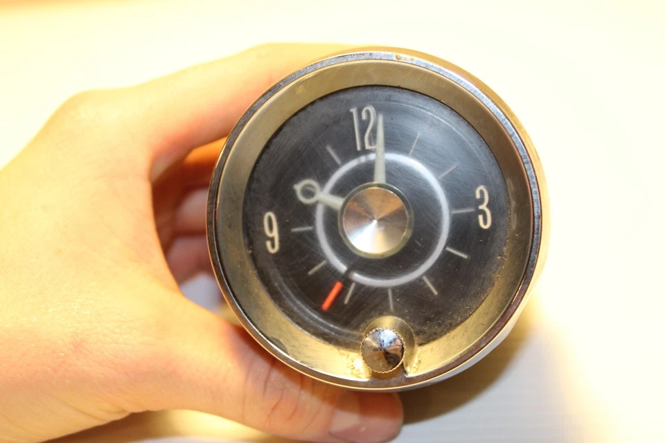 1960's CADILLAC DASH CLOCK - 1961 1962 1963 1964 DEVILLE 60 SPECIAL ELDORADO - Imagem 1 de 4