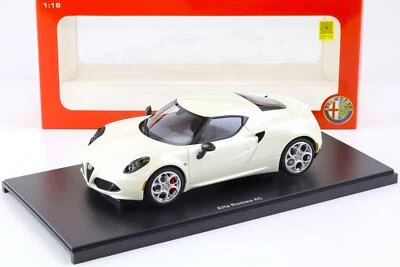 1:18 AUTOart Alfa Romeo 4C Coupè Pearl Bianco 2013 - Immagine 1 di 4