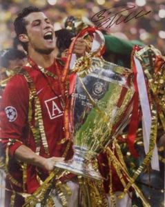 CRISTIANO RONALDO - RISTAMPA FOTOGRAFICA FIRMATA LUCIDA 8 X 10 - Foto 1 di 1