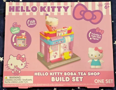 OFFICIAL SANRIO HELLO KITTY 158-PIECE BOBA TEA SHOP BUILD SET w/MiniFigure - Image 1 of 3