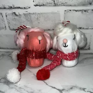 Wondershop Fieltro Blanco y Rosa Caniche Retro Navidad Adorno Set Objetivo 2022 - Imagen 1 de 5