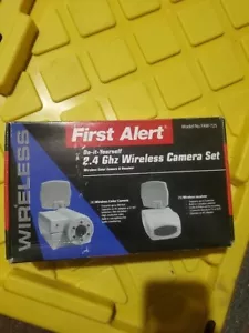 First Alert 2.4 ghz wireless camera set w/ AV Receiver - Picture 1 of 2