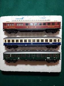 FLEISCHMANN HO 3 PASSANGER CARS - Picture 1 of 4