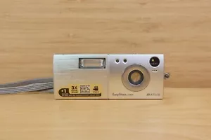 Vintage Kodak Easyshare LS420 2.1 MP Digital Camera, Silver, with original case - Picture 1 of 9
