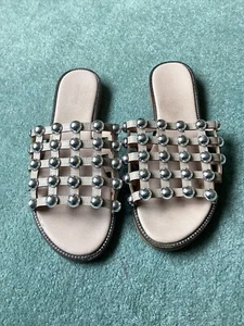 SILVER FANCY SLIDERS SIZE 6 - Picture 1 of 10
