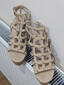Sandalias Guess Nuevas Cuña Gladiador Talla 6 Beige Verano Fiesta Vacaciones - Imagen 1 de 13