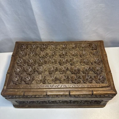 Caja de madera tallada a mano de colección secreta con cerradura deslizable forrada joyería o cofre del tesoro Foto 1 de 4