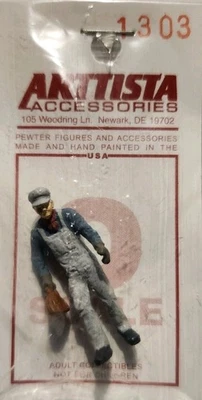 ARTTISTA ACCESSORIES O SCALE  FIGURE #1303 - Image 1 of 3