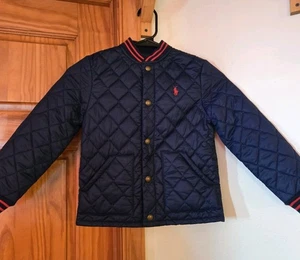 Polo Ralph Lauren Jungen marineblau rot Steppjacke Gr. 6 gebraucht, in einwandfreiem Zustand kostenloser Versand - Bild 1 von 7