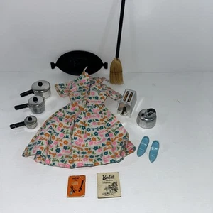 Vintage 1960’s Barbie Toaster & Pots & Pans, dress and shoes, and broom.   - Picture 1 of 13
