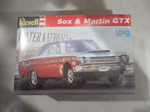 REVELL SOX & MARTIN GTX RACE CAR MODEL KIT NHRA - Picture 1 of 2