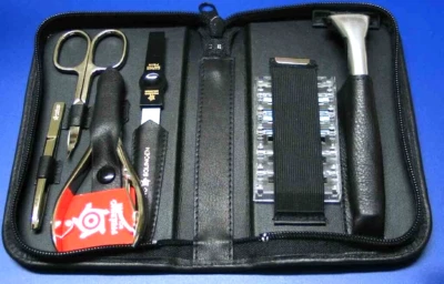 Pfeilring Solingen Maniküre Etui Traveller 6-telig m. Rasierer Konmbischere etc. - Bild 1 von 2