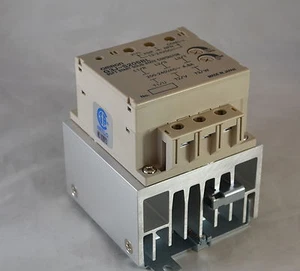 G3J-S205BL - Omron - Soft-start Solid State Contactors - Picture 1 of 3