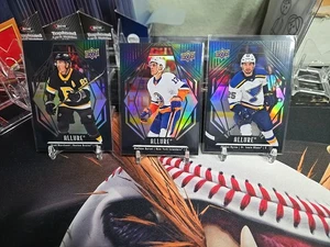 Upper Deck Allure Black Rainbow Matthew Bartzal Brad Marchand Kyron 2022-23 - Foto 1 di 2