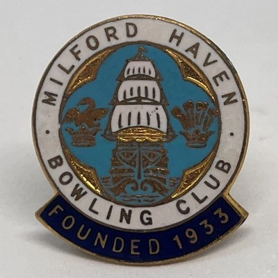 Milford Haven Bowling Club Enamel Pin Badge Bowls Pembrokeshire South Wales - Image 1 of 2