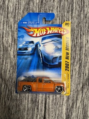 Hot Wheels 2007 New Models Orange Chevy Silverado With Motorcycle #20/36 - Image 1 of 2
