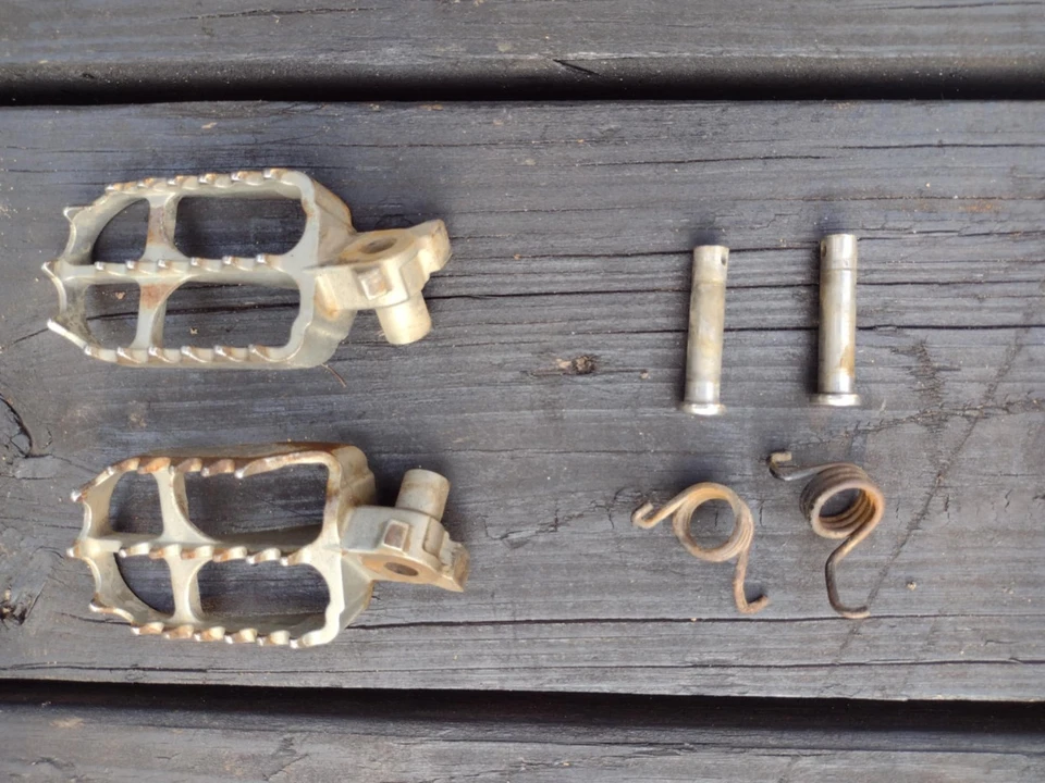 Yamaha YZ 125 2002 estriberas, pasadores y resortes Foto 1 de 4