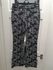 BooHoo Man Floral Slim Flare Jeans BNWT Size 28R - Picture 1 of 8