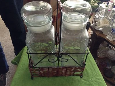 Glass containers in a wire and wicker basket - Изображение 1 из 4