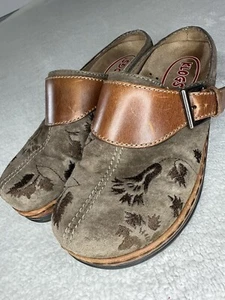 KLOGS Shoes 7.5 AUSTIN TAPESTRY Clogs Taupe Floral Suede Closed Toe Buckle EXC - Picture 1 of 12