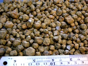 Granat Kristalle Pyrop natürliche Mine grob 1/4-1/2 Zoll 1/2 Pfund Lot Baja, Mexiko - Bild 1 von 4