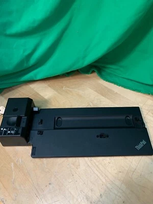 Estación de acoplamiento Lenovo SD20Z56366 ThinkPad Ultra Foto 1 de 3