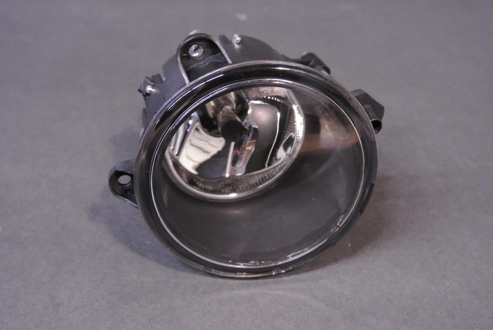 FOG Lamp Assembly Right for 2003-2009 LAND ROVER LR3/SPORT/Discovery (XBJ000080) - Image 1 of 4