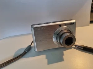 Sony Cyber-shot DSC-S780 – 8.1 MP – 3× Optical Zoom – Battery Included – Working - Picture 1 of 6