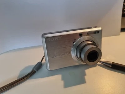 Sony Cyber-shot DSC-S780 – 8.1 MP – 3× Optical Zoom – Battery Included – Working - Image 1 of 4