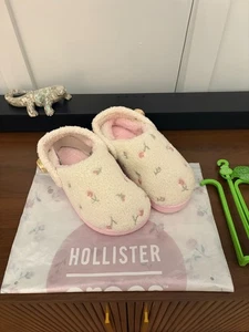 Hollister x Crocs Classic Unfurgettable Clog *Sizes 6-11 Womens* VIRAL + COZY - Picture 1 of 5