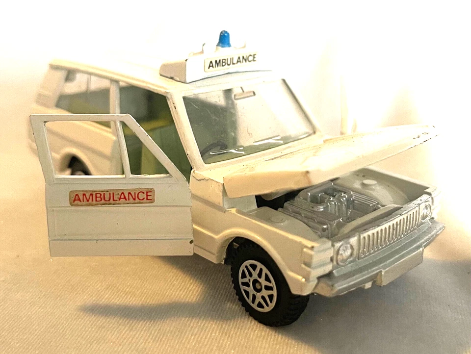 Vintage 1976 Dinky Toys 268 Ambulance Range Rover - Image 1 of 4