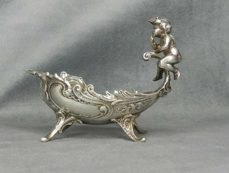 CRÉMIER EN ARGENT MASSIF AU CHÉRUBIN GOURMAND - SIMON ROSENAU, HANAU - 1896 - Photo 1/1