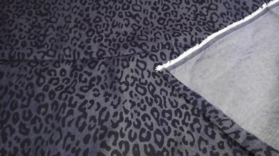 "Tela de mezclilla Chambray 100 % algodón azul/negro estampado animal ancho 148 cm/58"  Foto 1 de 2