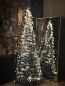 6ft Fancy Christmas Tree with 200LEDs Lights Collapsible Snow Flocked Xmas Tree - Picture 1 of 12