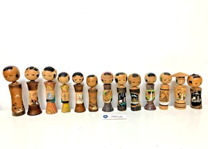 Konvolut 13 alte japanische Kokeshi Puppen verschiedene Formen 5,5 ~ 6,9 in 0429A - Bild 1 von 12