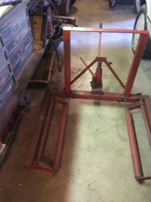 truck dual rear wheel tire and brake dolly with three ton hydraulic jack - Image 1 of 4