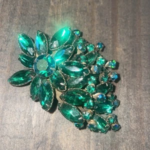 SPILLA VINTAGE BEAU JEWELS GRANDE VERDE E BLU AB STRASS FIORE FLOREALE 3" - Foto 1 di 13