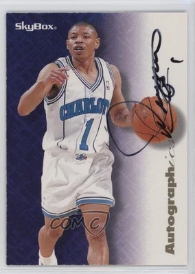 Skybox Premium Autographics 1996-97 tinta negra Muggsy Bogues Tyrone Bogues automático Foto 1 de 3
